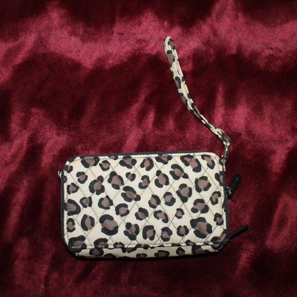 Vera Bradley Leopard print with matching lanyard - Picture 3 of 6